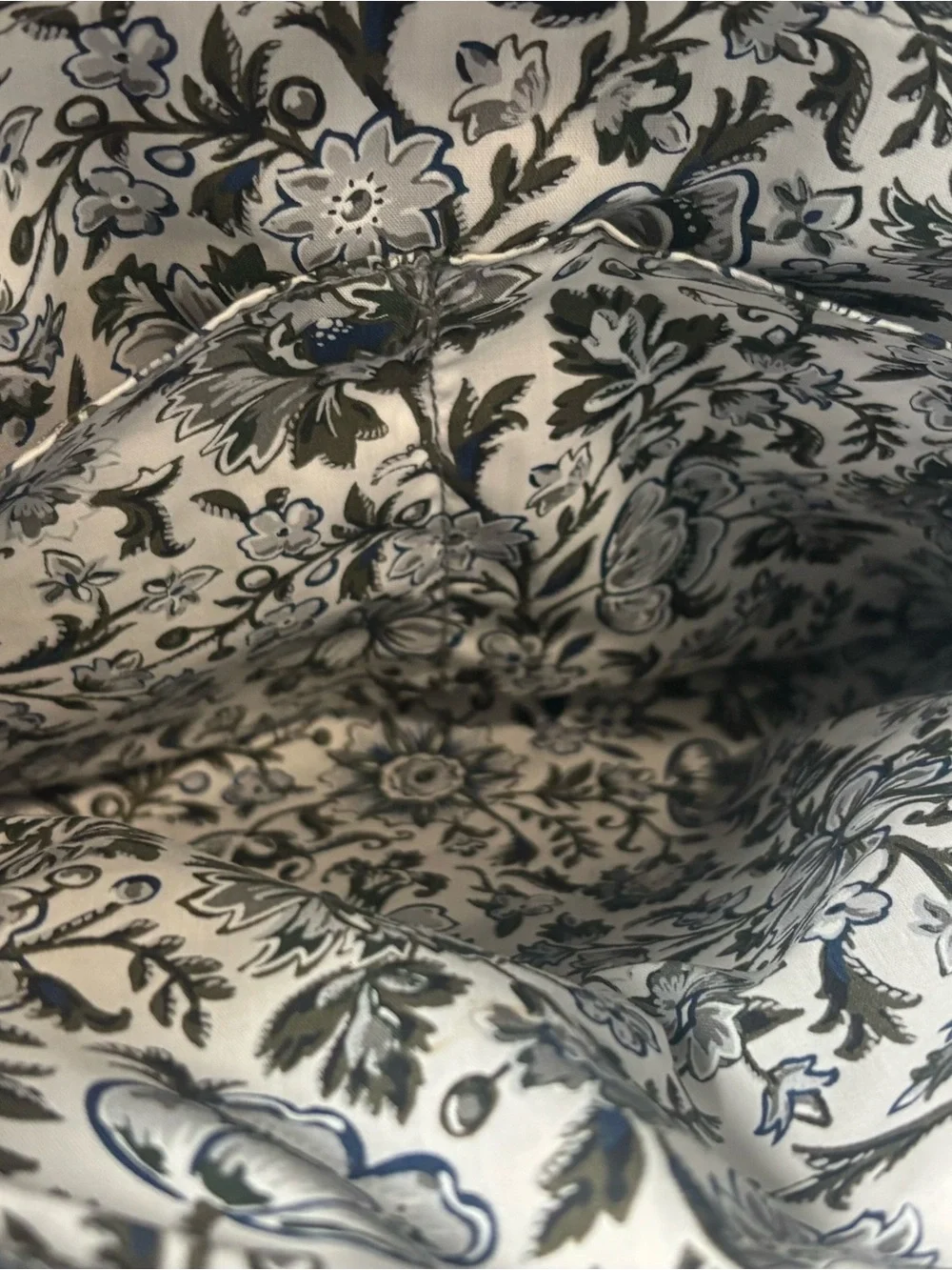 Vera Bradley Light Gray Crossbody Organizer - Picture 4 of 6